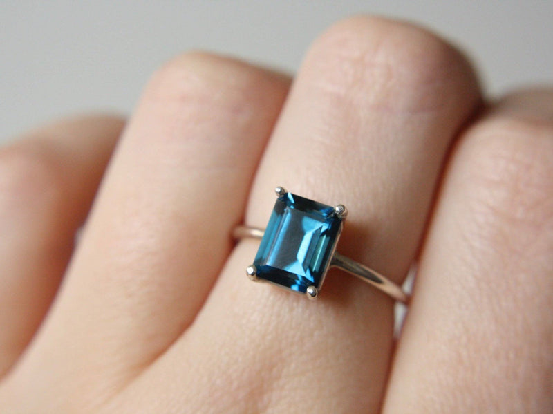 Baguette Ring London Blue Topaz - Charlotte | Linjer Jewelry